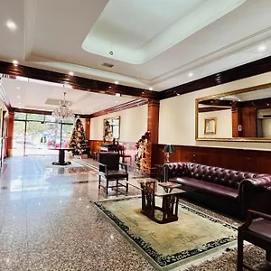Apartamento Departamento De Lujo 2 Habitaciones, 2 Banos, Wifi, Parqueadero, Republica De El Salvador, Quito